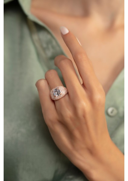 925 Ayar Rose Kaplamalı Beyaz Baget Taşlı Tasarım Gümüş Yüzük fiyatları