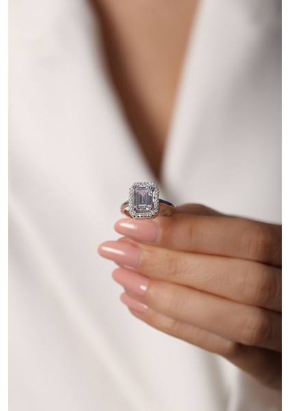 925 Ayar Rodyum Kaplamalı Baget Taşlı Gümüş Yüzük fiyatları