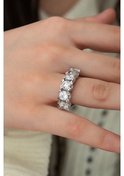 Swarovski 5 Taşlı 925 Ayar Rodyum Kaplamalı Gümüş Yüzük