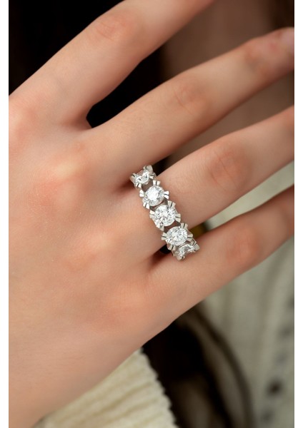 Swarovski 5 Taşlı 925 Ayar Rodyum Kaplamalı Gümüş Yüzük
