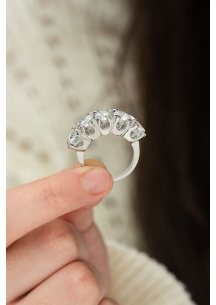 Swarovski 5 Taşlı 925 Ayar Rodyum Kaplamalı Gümüş Yüzük
