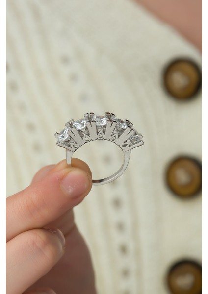 Swarovski 5 Taşlı 925 Ayar Rodyum Kaplamalı Gümüş Yüzük modelleri