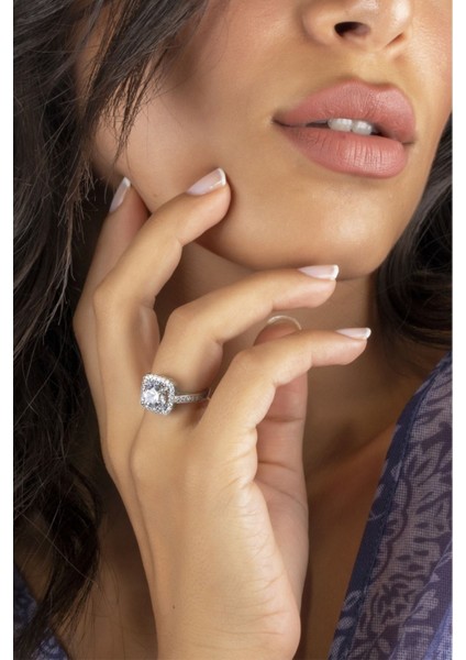 Swarovski Zirconia Kare Tek Taş Rodyum 925 Ayar Gümüş Yüzük