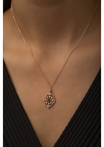 925 Ayar Rose Kaplamalı Yeşil Taşlı Elegant Tasarım Gümüş Kolye