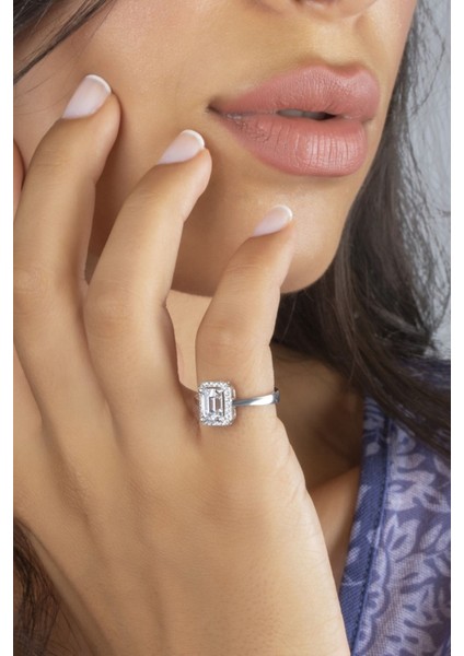 Swarovski Zirconia Baget Taşlı Rodyum Renk 925 Ayar Gümüş Yüzük