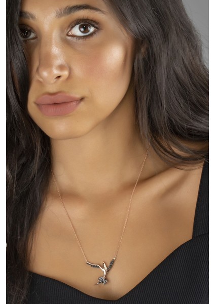 925 Ayar Rose Kaplamalı Siyah Taşlı Anka Kuşu Gümüş Kolye fiyatları