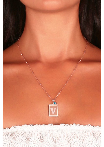 925 Ayar Rose Kaplamalı Nazarlı Plaka Model V Harf Gümüş Kolye