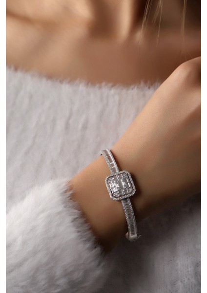 Euro Star 925 Ayar Kare Kristal Baget Taşlı Gümüş Kelepçe Bileklik fiyatları