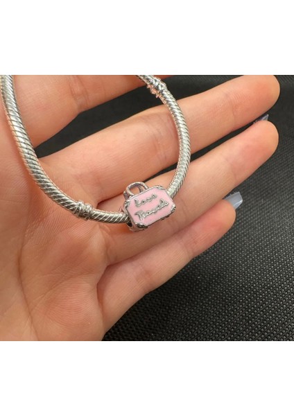 Pembe Valiz Charm