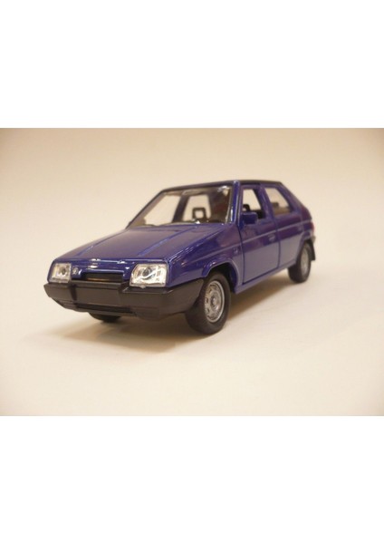 Skoda Favorit Mavi Renk Metal Model Çek Bırak Araba 1/32 Mavi