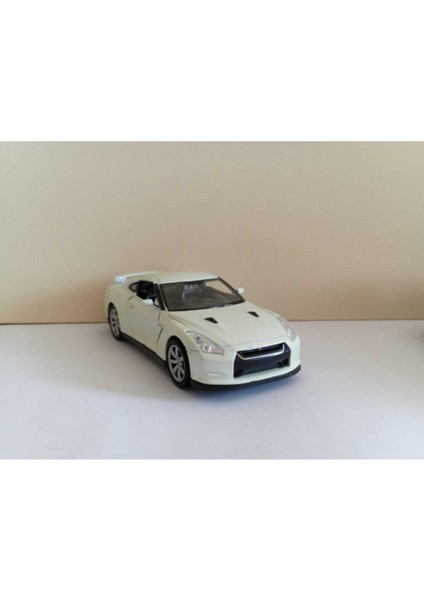 Nissan Gtr R35 Model Araba Çek Bırak