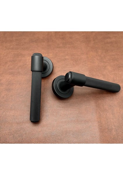 Özen Handles ZK62 Posh Punch Mat Siyah Rozetli Oda Kapı Kolu 4 Takım