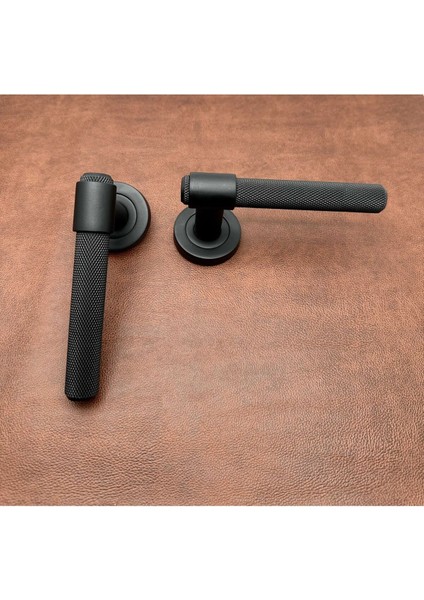 Özen Handles ZK62 Posh Punch Mat Siyah Rozetli Oda Kapı Kolu 4 Takım indirimleri