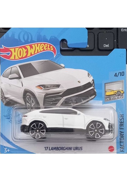 17 Lamborghini Urus