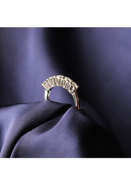 Pırlanta Beştaş Beyaz Altın Yüzük fiyatları