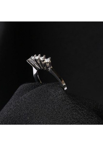 Pırlanta Takoz Tırnak Beştaş Beyaz Altın Yüzük modelleri