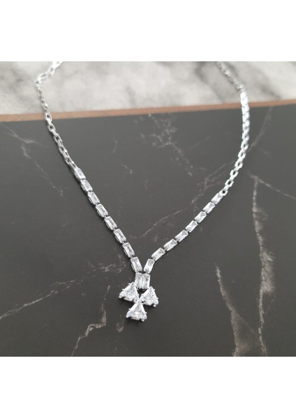 Vip Serisi Taşlı Özel Seri Kadın Kolye