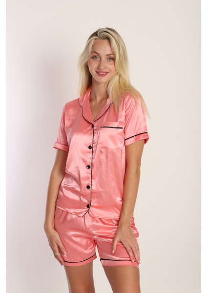Sonsuz Şıklık Saten Şortlu Gömlek Yakalı Pijama Takımı indirimleri