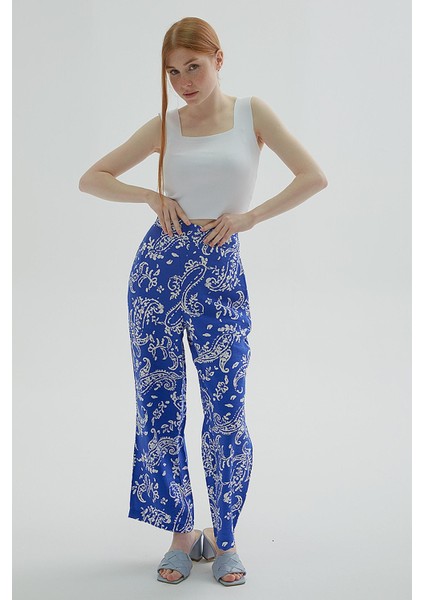 24Y0570K1 Kadın Desenli Pantolon modelleri