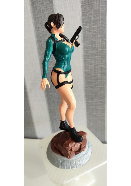 Tomb Rider Lara Croft Boyalı Figür / Büst / Biblo 30 cm