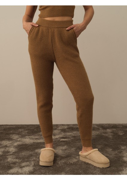Kadın Camel Lüks Pamuk Dokulu Regular Fit Pantolon fiyatları