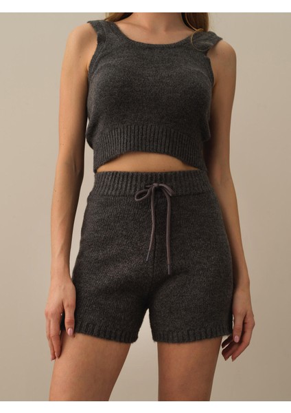 Kadın Koyu Gri Lüks Pamuk Dokulu Regular Fit Şort fiyatları
