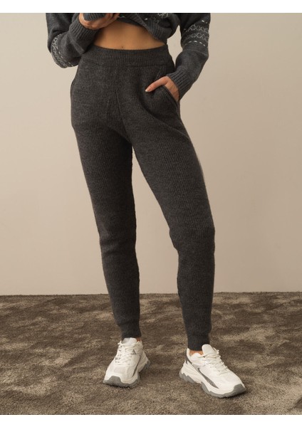 Kadın Koyu Gri Lüks Pamuk Dokulu Regular Fit Pantolon fiyatları