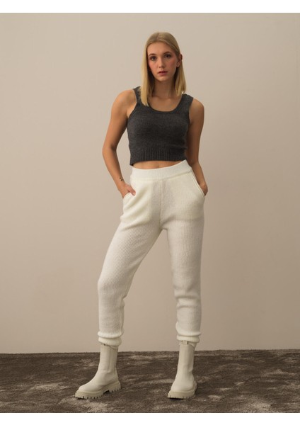 Kadın Kırık Beyaz Lüks Pamuk Dokulu Regular Fit Pantolon