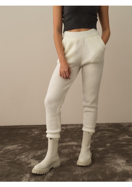 Kadın Kırık Beyaz Lüks Pamuk Dokulu Regular Fit Pantolon fiyatları
