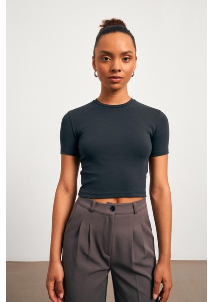 Bisiklet Yaka Crop Antrasit Kadın T-shirt
