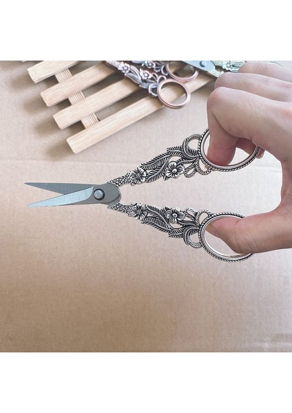 Altın Tarzı 15 cm Çiçek Retro Tarzı Dikiş Ors Nakış Retro Terzi Terzi Makası Antika Ors Kumaş Aracı Oya (Yurt Dışından) indirimleri