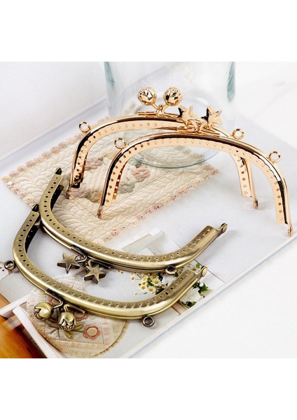 No.2 Tarzı 1 Adet Metal Alaşım Öpücük Toka Kilit Çerçevesi Değiştirme Için El Yapımı Bozuk Para Cüzdanı Metal Çerçeve Kolu Çanta Dıy Aksesuarları Için 12.5*5.5 cm (Yurt Dışından) modelleri