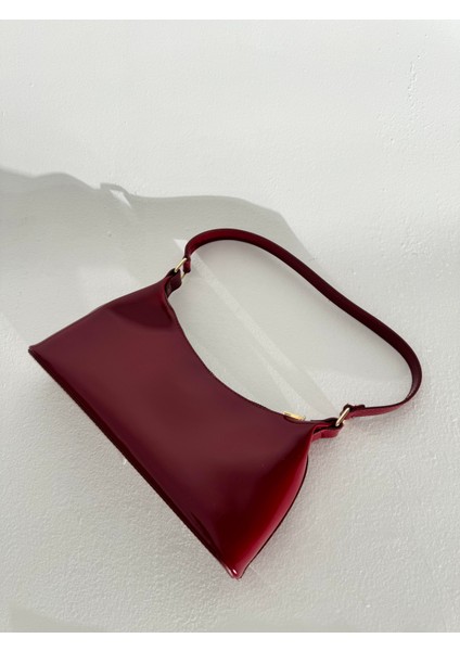 Loya Bordo Rugan Saplı Çanta fırsatları