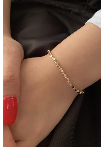 14 Ayar Altın Üç Renkli Dorika Top Detaylı Küp Bileklik