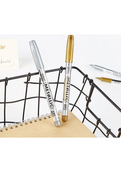 2 Adet Yeşil Stil 2pcslot Dıy Metalik Su Geçirmez Kalıcı Boya Marker Kalemler Altın ve Gümüş Çizim Öğrencileri Malzemeleri Için Işaretleyici Craftwork Kalem (Yurt Dışından) indirimleri