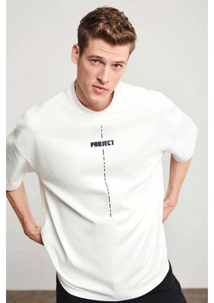 Baskılı Oversize T-Shirt Beyaz fiyatları