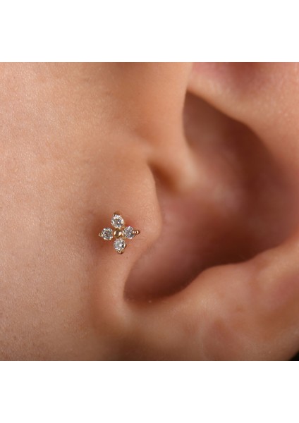 0.04 Karat Pırlanta Yonca Tragus Piercing