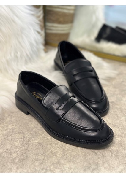 Günlük Kadın Düz Loafer Klasik Desenli Taban Zincirli Oval Burunlu Makosen Sade Şık Ayakkabı 130