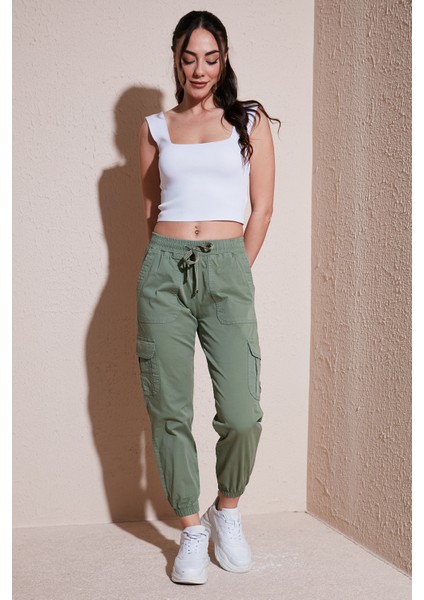 Yüksek Bel Regular Fit Jogger Kargo Pantolon Bayan Pantolon 24Y0311K1 fiyatları