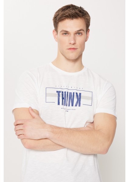 Standart Fit Normal Kesim Bisiklet Yaka Pamuklu Baskılı Pijama Takımı fırsatları