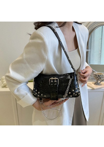 Siyah Kadın Moda Alışveriş Çantası Gotik Koltukaltı Çantası Serin Tarzı Trendy Rock Kız Çanta Y2K Perçin Zinciri Seyahat Tatil Günlük (Yurt Dışından) fiyatları