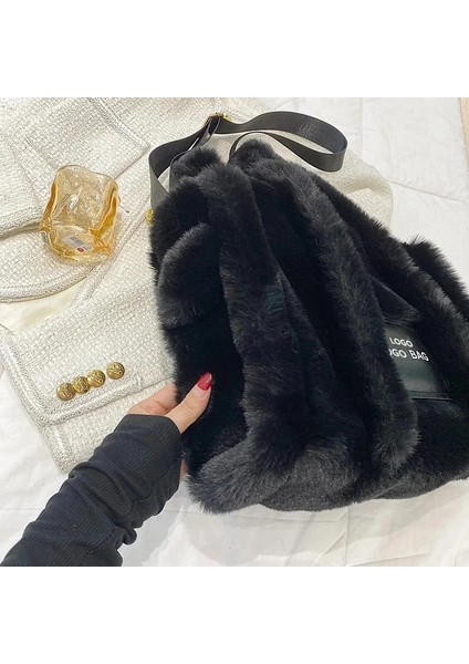 Hanfen 25X33X12CM Kış Taklit Kürk Kadın Çantası Peluş Çanta Tasarımcısı Marka Kabarık Yün Omuz Çantası Kadın Kürklü Crossbody Messenger Çanta (Yurt Dışından) indirimleri