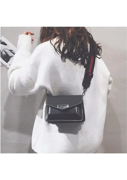 Siyah Netizens Yeni Moda Çok Yönlü Crossbody Çanta Kore Versiyonu Vintage Geniş Omuz Askısı El Tek Omuz Küçük Kare Çanta (Yurt Dışından)
