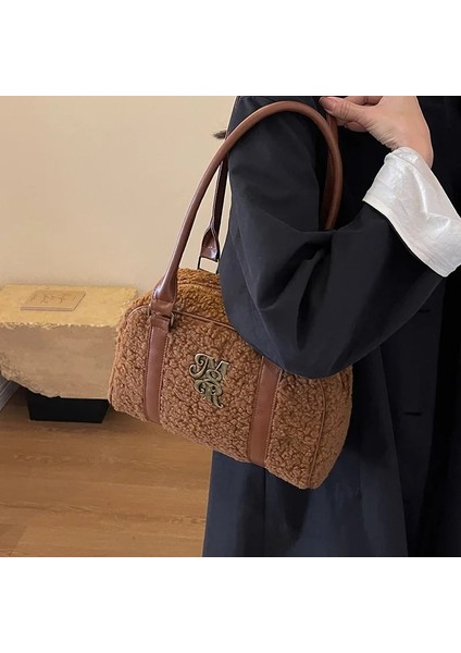 Haki 2023 Moda Trendi Lüks Guangzhou Kuzu Peluş Taşıma Kadın Dizel Çanta Yeni Çanta Tek Omuz Koltukaltı Taşınabilir Boston Çantası (Yurt Dışından) modelleri