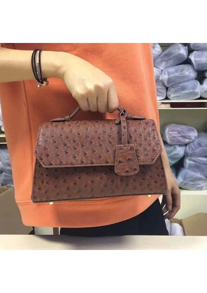 Devekuşu Kahverengi Lüks Sıcak Satış Yeni Varış Moda Devekuşu Çanta Çanta 2020 Çapraz Vücut Omuzdan Askili Çanta Tasarımcısı Kadın Devekuşu Çanta (Yurt Dışından) fırsatları