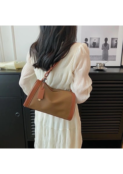 Kadınlar Için 26CMX10CMX16CM Tasarımcı Kontrast Omuz Boston Çantası Lüks Marka Omuz Çantaları Kadın Için Çok Yönlü Messenger Çanta Işe Gidiş (Yurt Dışından) indirimleri