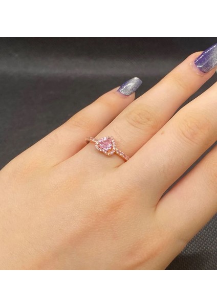 Işıltılı Yüksek Kalp Taşlı Yüzük fiyatları