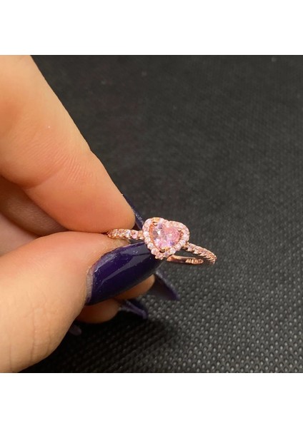 Işıltılı Yüksek Kalp Taşlı Yüzük modelleri