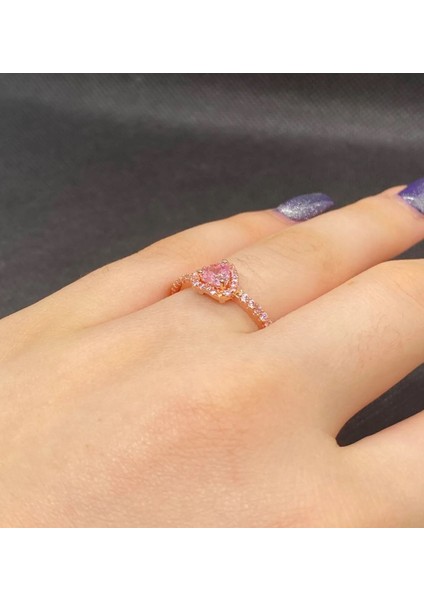 Işıltılı Yüksek Kalp Taşlı Yüzük indirimleri