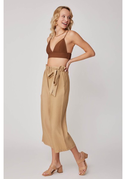 Belde Kuşak Detaylı Geniş Paça Pantolon